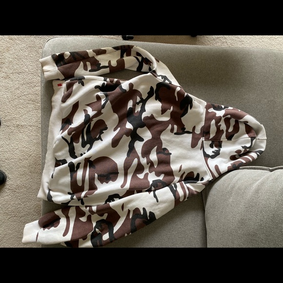 Supreme FW16 Camo Box Logo Hoodie size MED - Picture 3 of 5